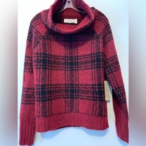 Women’s chunky cowl neck sweater
